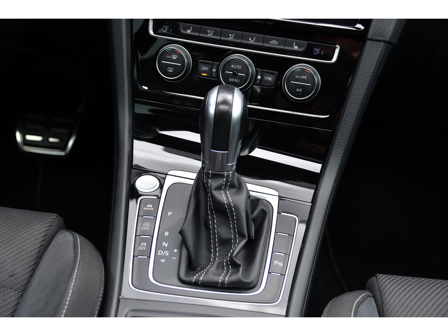 Volkswagen Golf 2.0 TSI 4Motion R Virtual Cockpit, Adaptieve Cruise, Camera, PANO, Dynaudi, Stoelverwarming, Clima, Uniek!