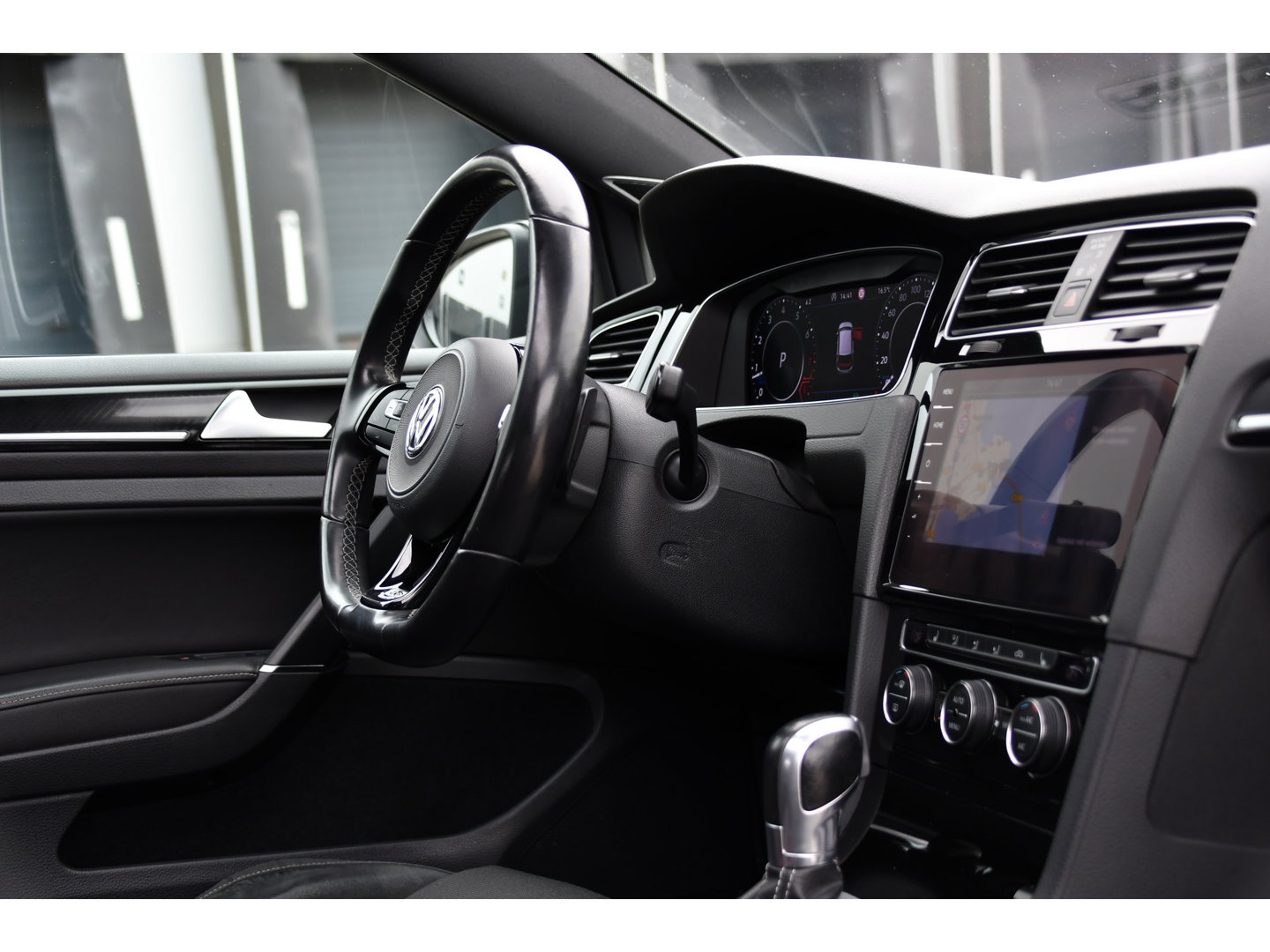 Volkswagen Golf 2.0 TSI 4Motion R Virtual Cockpit, Adaptieve Cruise, Camera, PANO, Dynaudi, Stoelverwarming, Clima, Uniek!
