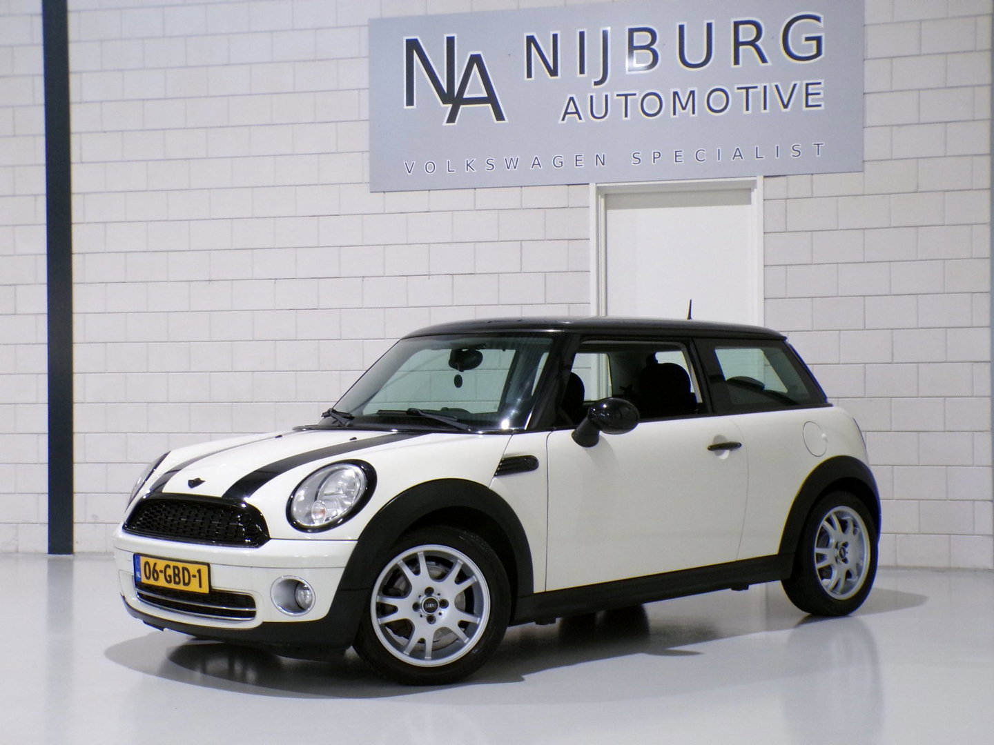 MINI 1.6 Cooper Chili "Origineel NL!" Black Edition Airco Leer 16"Velgen Elektrische ramen I Nationale Auto Pas