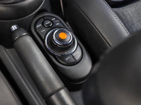 MINI 3-deurs 1.5 Cooper Automaat 136pk Harman Kardon Navigatie LED Dealeronderhouden