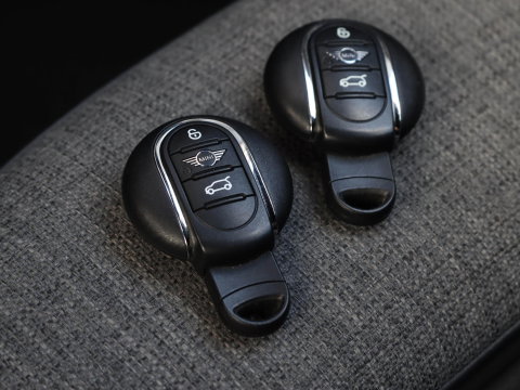 MINI 3-deurs 1.5 Cooper Automaat 136pk Harman Kardon Navigatie LED Dealeronderhouden