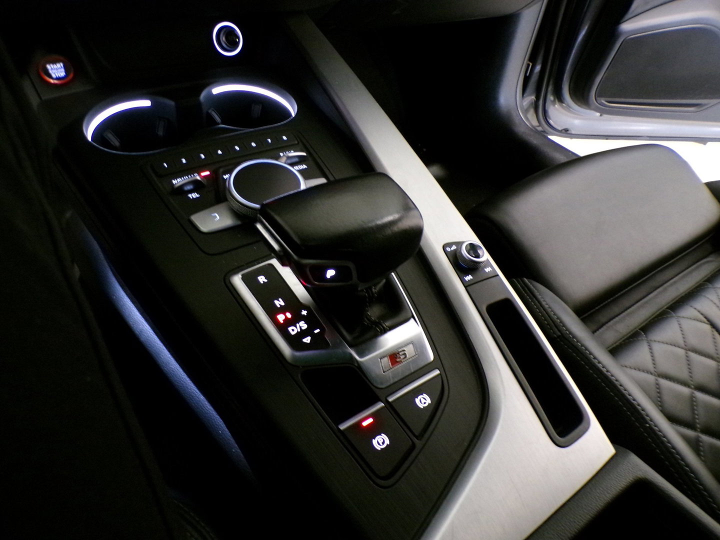 Audi S5 Sportback 3.0 TFSI Quattro Pro Line Plus RS-Stoelen Trekhaak Carplay Stoelverwarming Massage-Stoel 20"Velgen Leer Virtual