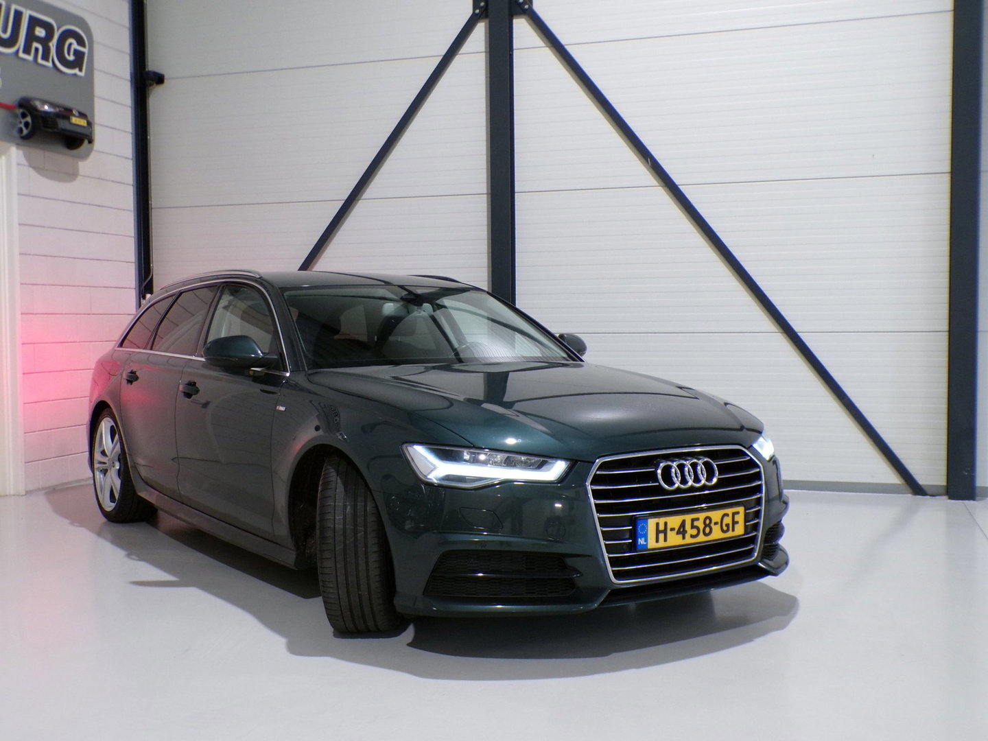 Audi A6 Avant 1.8 TFSI ultra Premium Edition S-Line "Automaat" Apple-Carplay Matrix-LED Trekhaak Leer Stoelverwarming 20" Velgen