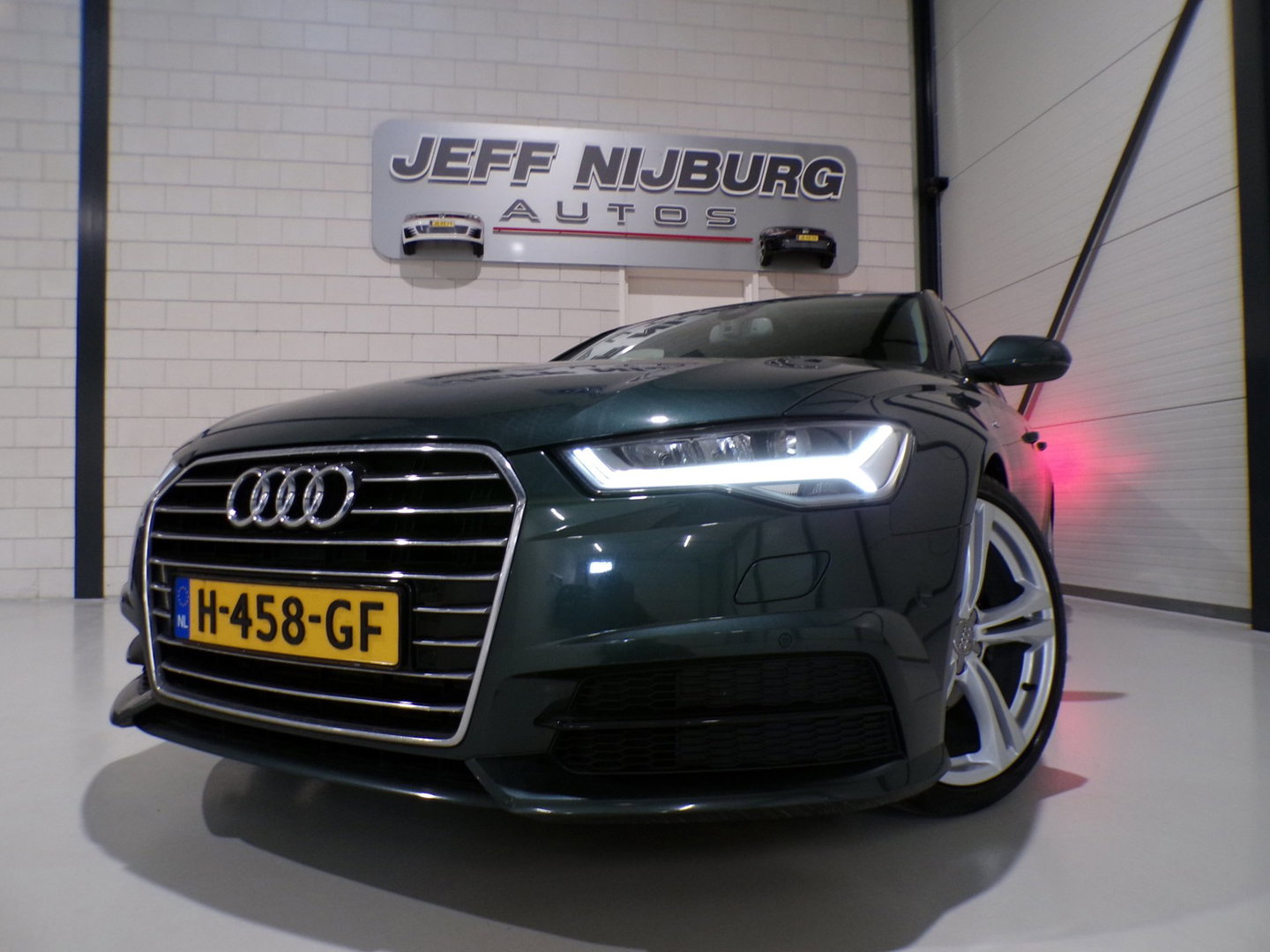 Audi A6 Avant 1.8 TFSI ultra Premium Edition S-Line "Automaat" Apple-Carplay Matrix-LED Trekhaak Leer Stoelverwarming 20" Velgen