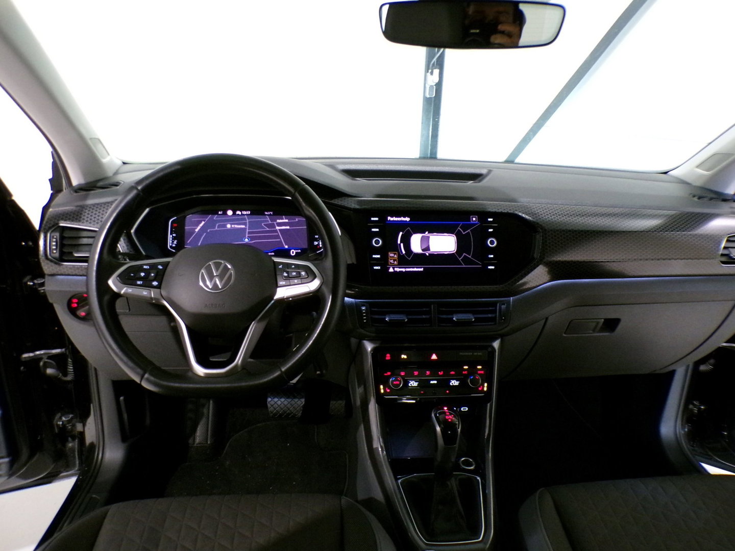 Volkswagen T-Cross 1.0 TSI Style "Automaat" Full-LED Apple-carplay Stoelverwarming Virtual Parkeersensoren Adaptive-cruise Navi