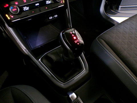 Volkswagen T-Cross 1.0 TSI Style "Automaat" Full-LED Apple-carplay Stoelverwarming Virtual Parkeersensoren Adaptive-cruise Navi