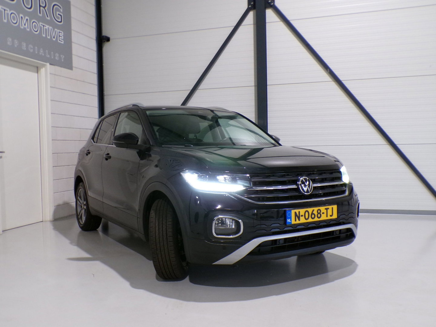 Volkswagen T-Cross 1.0 TSI Style "Automaat" Full-LED Apple-carplay Stoelverwarming Virtual Parkeersensoren Adaptive-cruise Navi