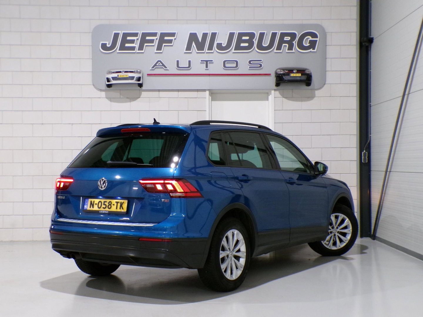 Volkswagen Tiguan 1.4 TSI ACT Connected Series "Automaat" Apple-Carplay Stoelverwarming Navigatie Bluetooth Lane-Assist