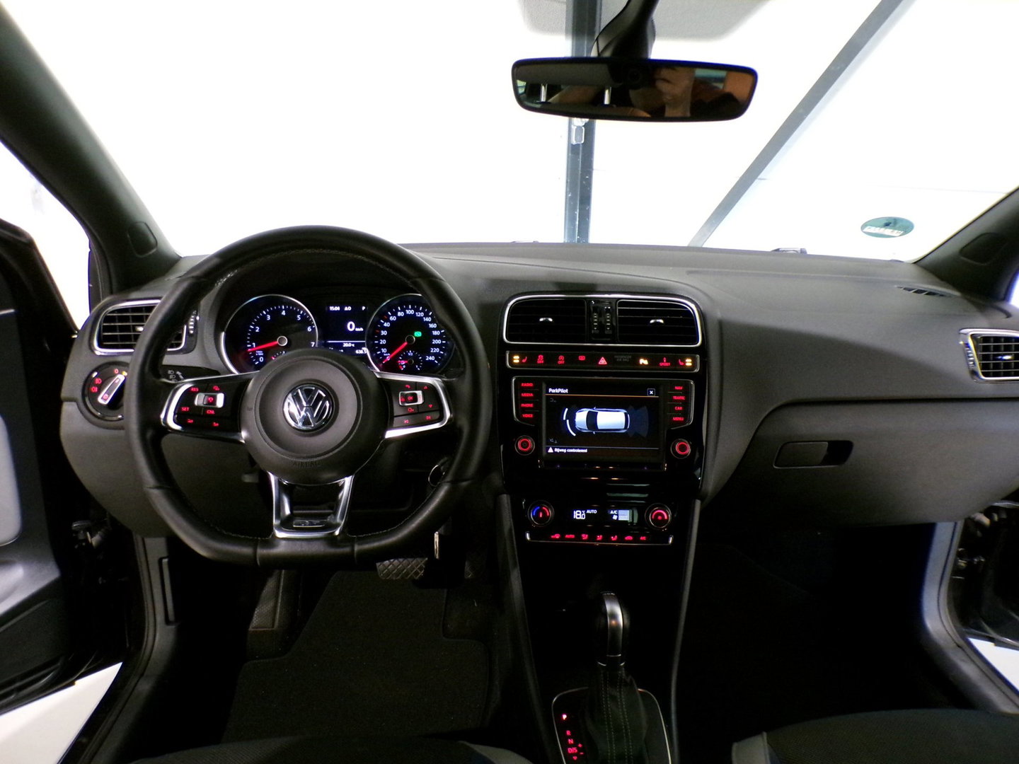 Volkswagen Polo 1.4 TSI BlueGT "Origineel NL!" Automaat! Apple-carplay Stoelverwarming Xenon-LED Camera Adaptive-cruise Sport-ond.