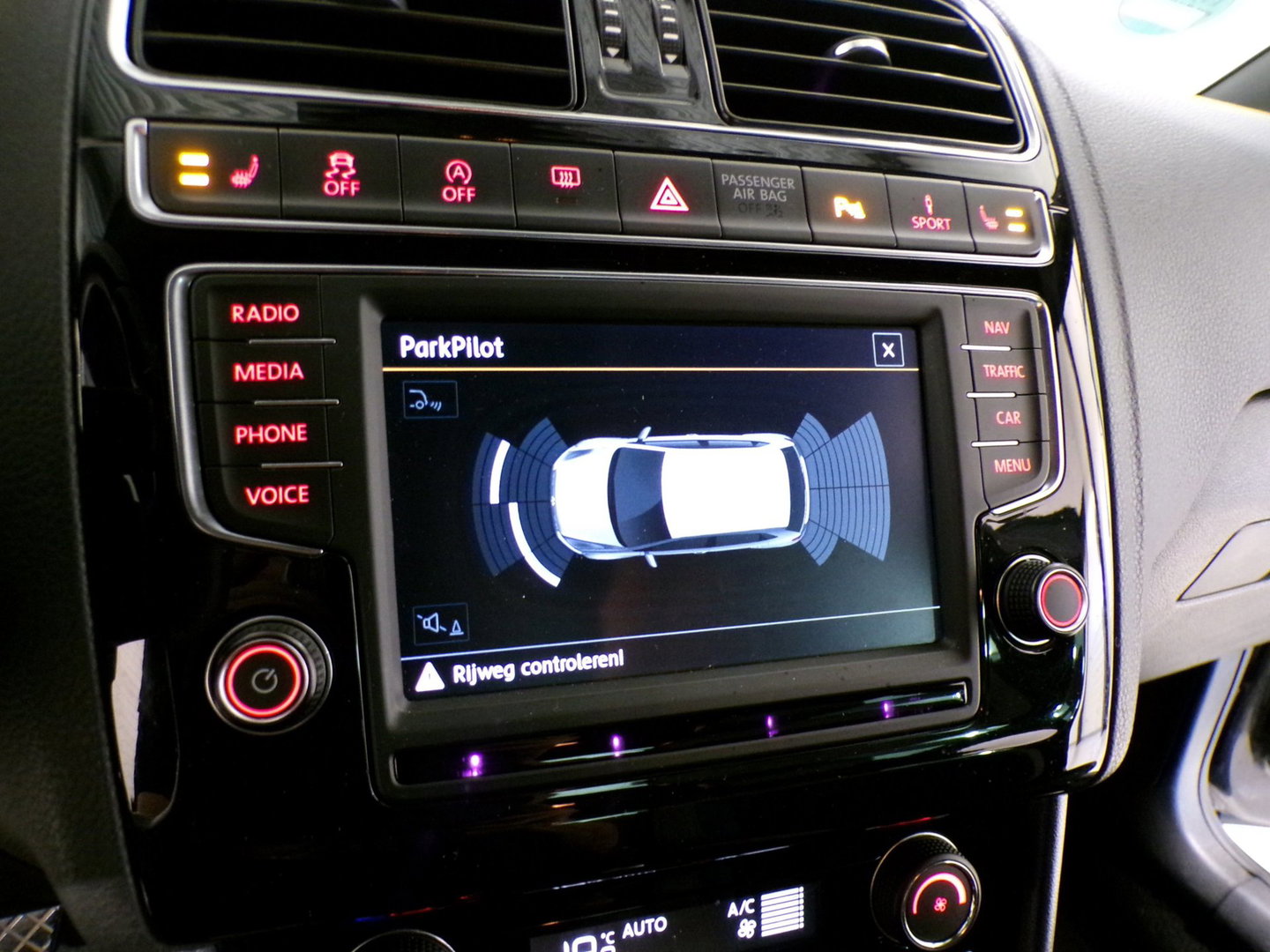 Volkswagen Polo 1.4 TSI BlueGT "Origineel NL!" Automaat! Apple-carplay Stoelverwarming Xenon-LED Camera Adaptive-cruise Sport-ond.