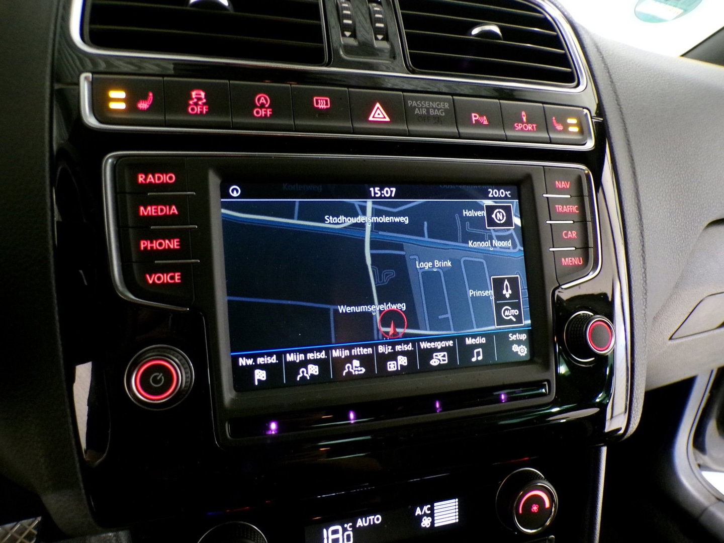 Volkswagen Polo 1.4 TSI BlueGT "Origineel NL!" Automaat! Apple-carplay Stoelverwarming Xenon-LED Camera Adaptive-cruise Sport-ond.