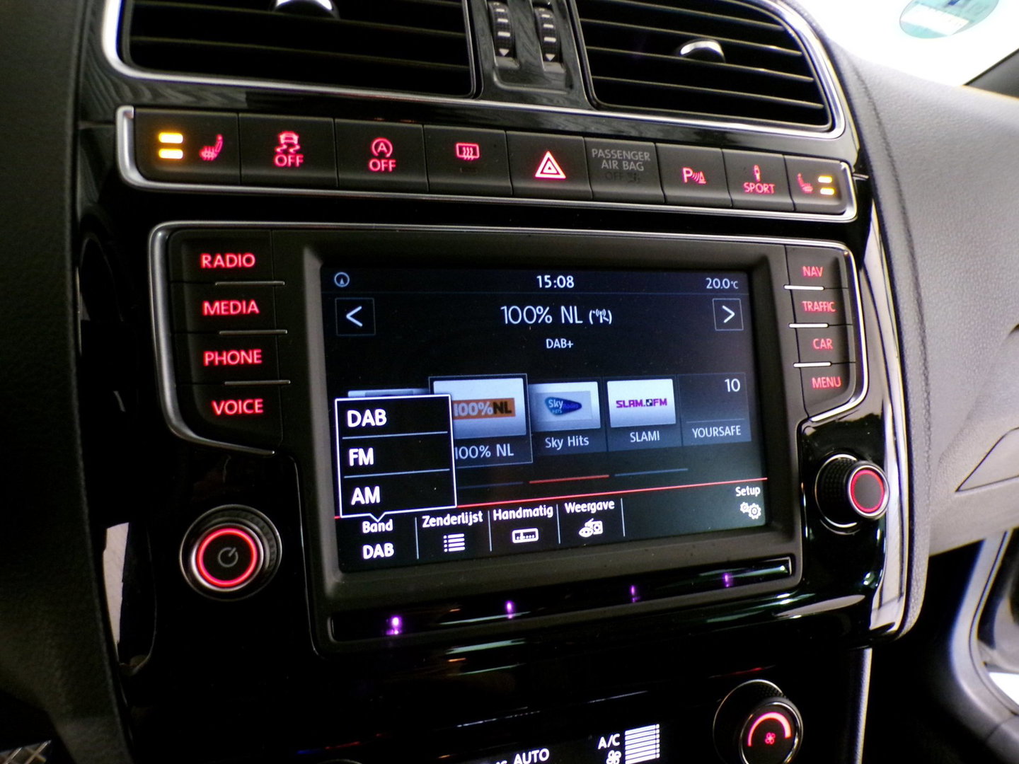 Volkswagen Polo 1.4 TSI BlueGT "Origineel NL!" Automaat! Apple-carplay Stoelverwarming Xenon-LED Camera Adaptive-cruise Sport-ond.