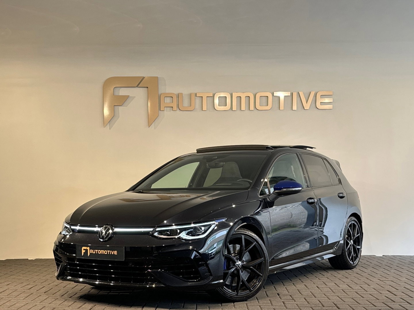 Volkswagen Golf 2.0 TSI R 4M 20Jahre Performance Pano|Akrapovic