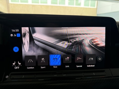 Volkswagen Golf 2.0 TSI R 4M 20Jahre Performance Pano|Akrapovic