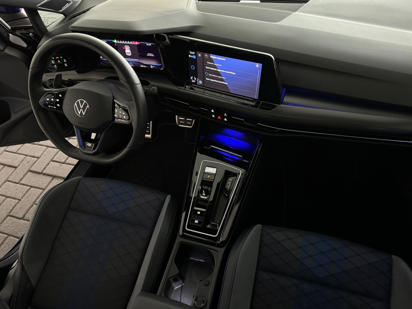 Volkswagen Golf 2.0 TSI R 4M 20Jahre Performance Pano|Akrapovic