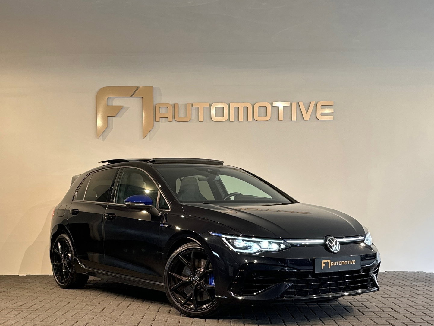 Volkswagen Golf 2.0 TSI R 4M 20Jahre Performance Pano|Akrapovic