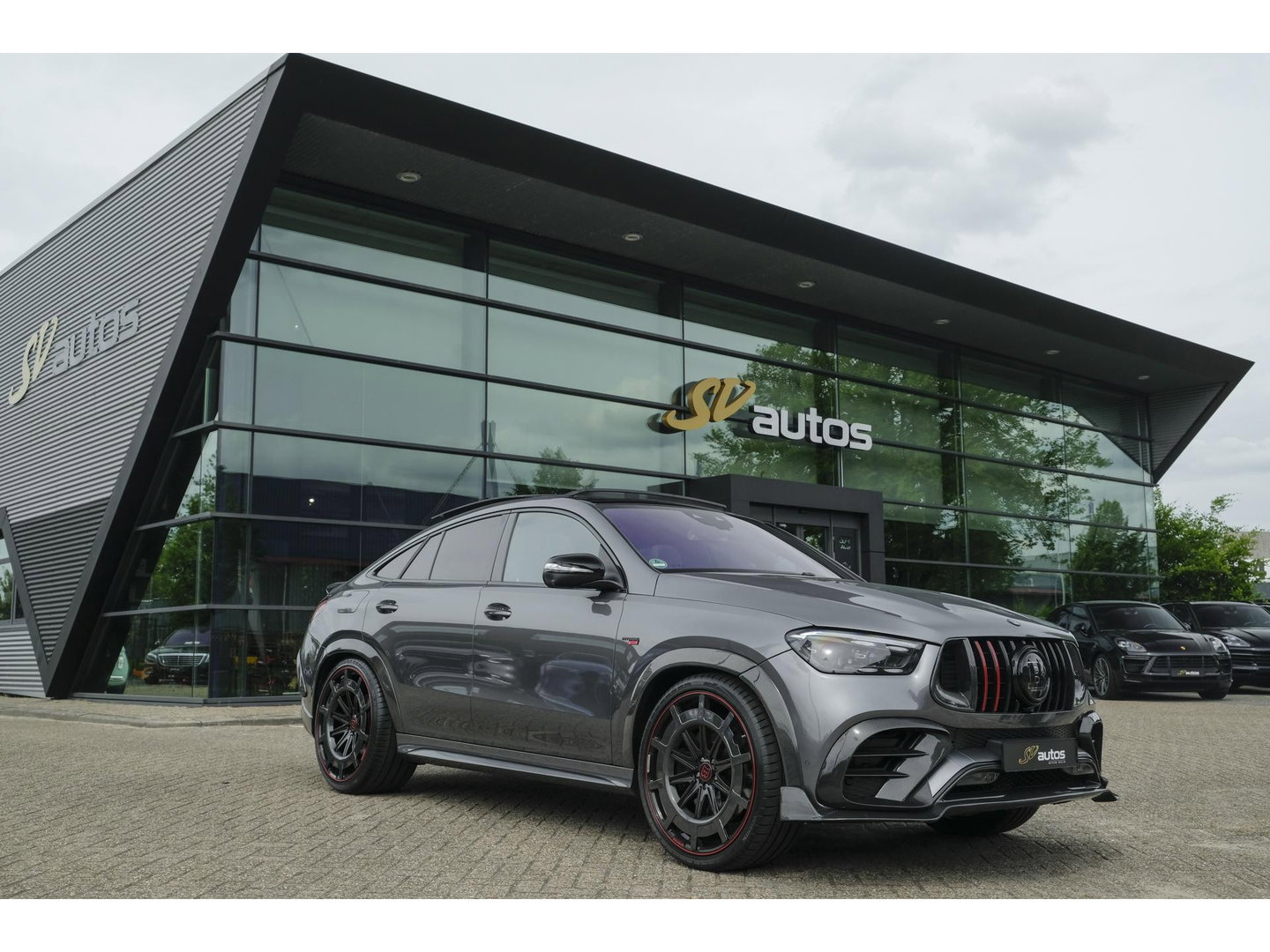 Mercedes-Benz GLE Coupé GLE450d AMG 390pk Brabus Rocket 900 Panoramadak *BTW* Trekhaak Night pakket Widescreen Luchtvering 1e eigenaar! 24" LMV