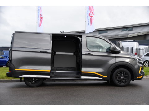 Ford Transit Custom 320 2.0 TDCI L1H1 Trail AWD 4x4 Camera, Cruise, Carplay, B&O, 170pk, LED, Stuurverwarming, Leder, Stoelverwarming, Automaat, Sensoren, Uniek!