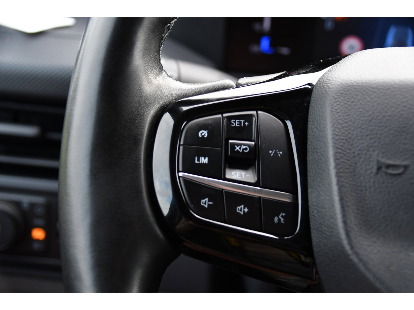 Ford Transit Custom 320 2.0 TDCI L1H1 Trail AWD 4x4 Camera, Cruise, Carplay, B&O, 170pk, LED, Stuurverwarming, Leder, Stoelverwarming, Automaat, Sensoren, Uniek!