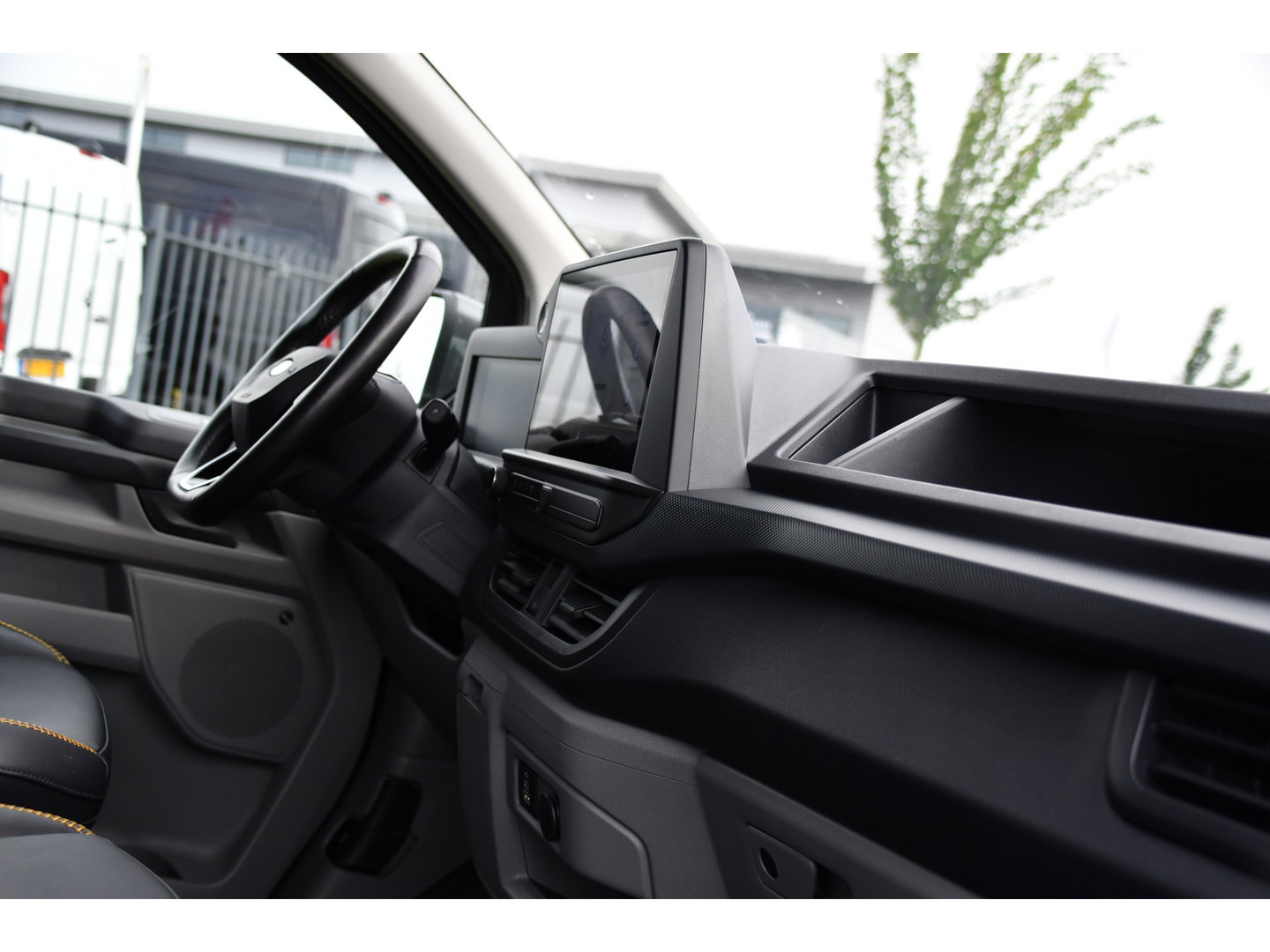 Ford Transit Custom 320 2.0 TDCI L1H1 Trail AWD 4x4 Camera, Cruise, Carplay, B&O, 170pk, LED, Stuurverwarming, Leder, Stoelverwarming, Automaat, Sensoren, Uniek!