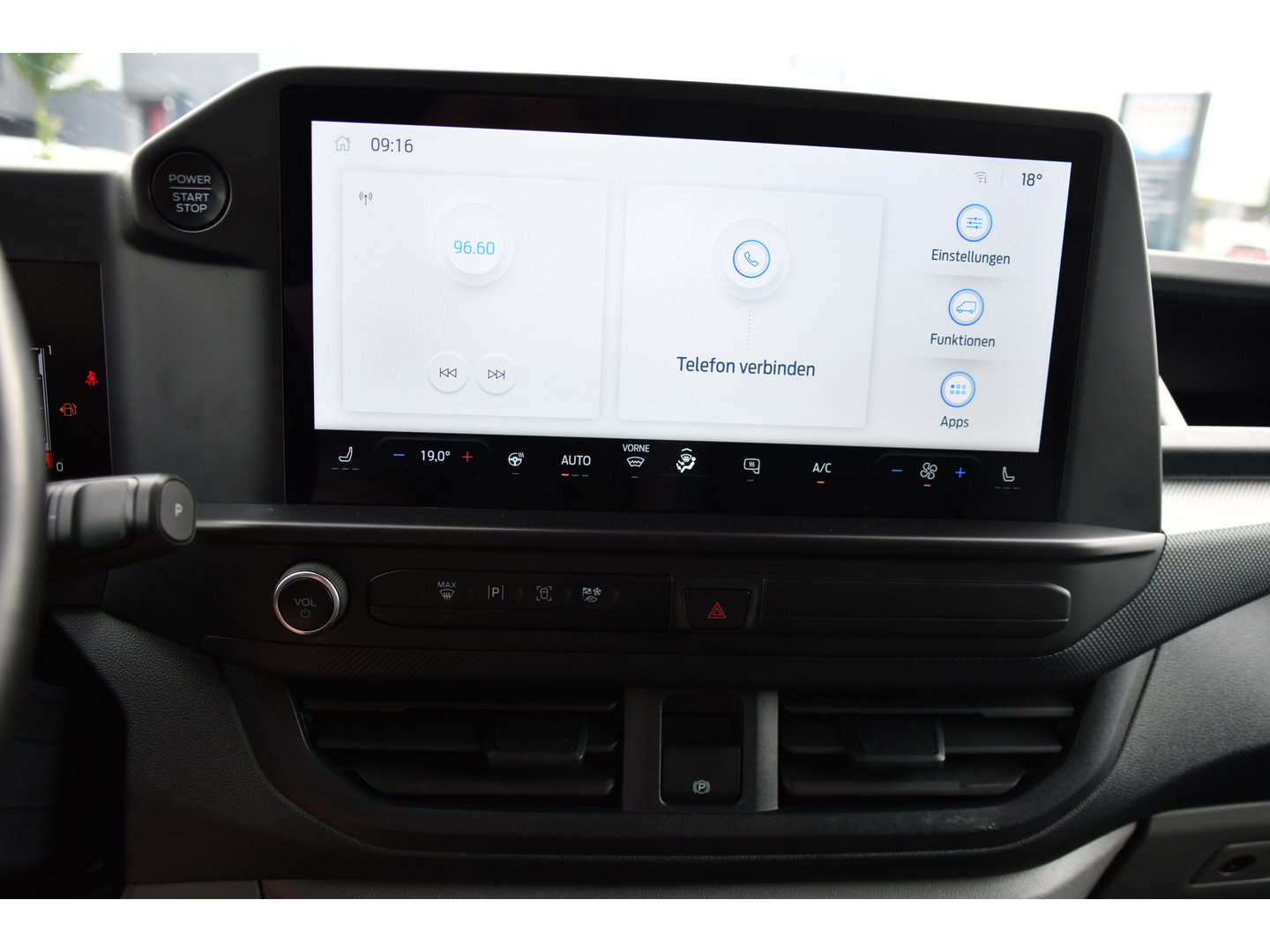 Ford Transit Custom 320 2.0 TDCI L1H1 Trail AWD 4x4 Camera, Cruise, Carplay, B&O, 170pk, LED, Stuurverwarming, Leder, Stoelverwarming, Automaat, Sensoren, Uniek!
