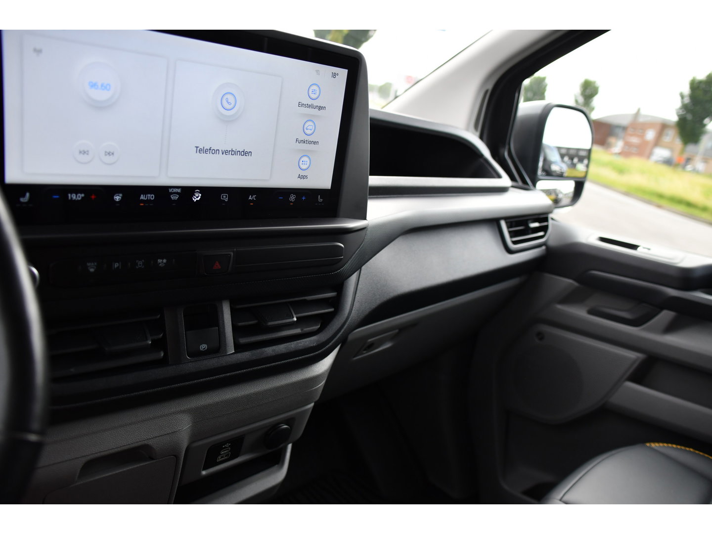 Ford Transit Custom 320 2.0 TDCI L1H1 Trail AWD 4x4 Camera, Cruise, Carplay, B&O, 170pk, LED, Stuurverwarming, Leder, Stoelverwarming, Automaat, Sensoren, Uniek!