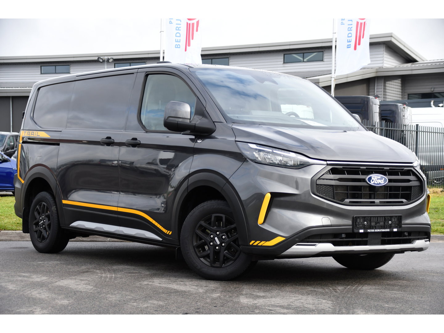 Ford Transit Custom 320 2.0 TDCI L1H1 Trail AWD 4x4 Camera, Cruise, Carplay, B&O, 170pk, LED, Stuurverwarming, Leder, Stoelverwarming, Automaat, Sensoren, Uniek!