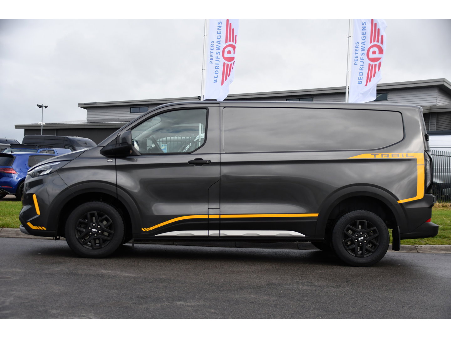 Ford Transit Custom 320 2.0 TDCI L1H1 Trail AWD 4x4 Camera, Cruise, Carplay, B&O, 170pk, LED, Stuurverwarming, Leder, Stoelverwarming, Automaat, Sensoren, Uniek!