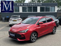 MG MG3 - Hybrid+ 1.5 Hybrid+ Luxury VAN: 23.900,- VOOR: 21.330,- UW WKVOORDEEL: 2.570,- | 7 JAAR MG FABRIEKS GARANTIE TM 02-2032 | STOEL + STUURVERWARMING | 360 CAMERA | ADAP. CRUISE | DODE HOEK | KEYLESS | APPLE CARPLAY |