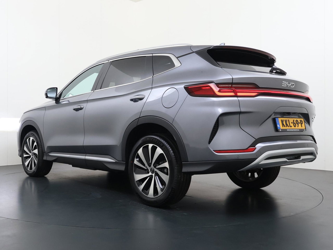 BYD SEAL U