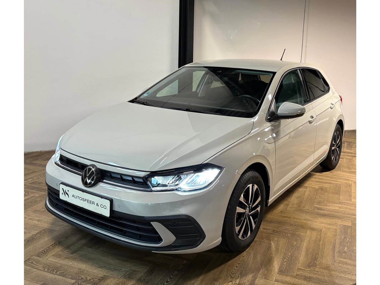 Volkswagen Polo 1.0 TSI Polo ACC PDC CARPLAY