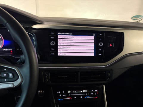 Volkswagen Polo 1.0 TSI Polo ACC PDC CARPLAY