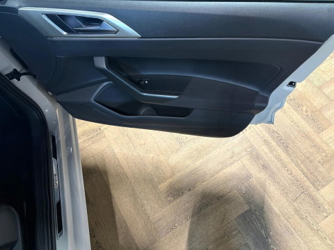 Volkswagen Polo 1.0 TSI Polo ACC PDC CARPLAY