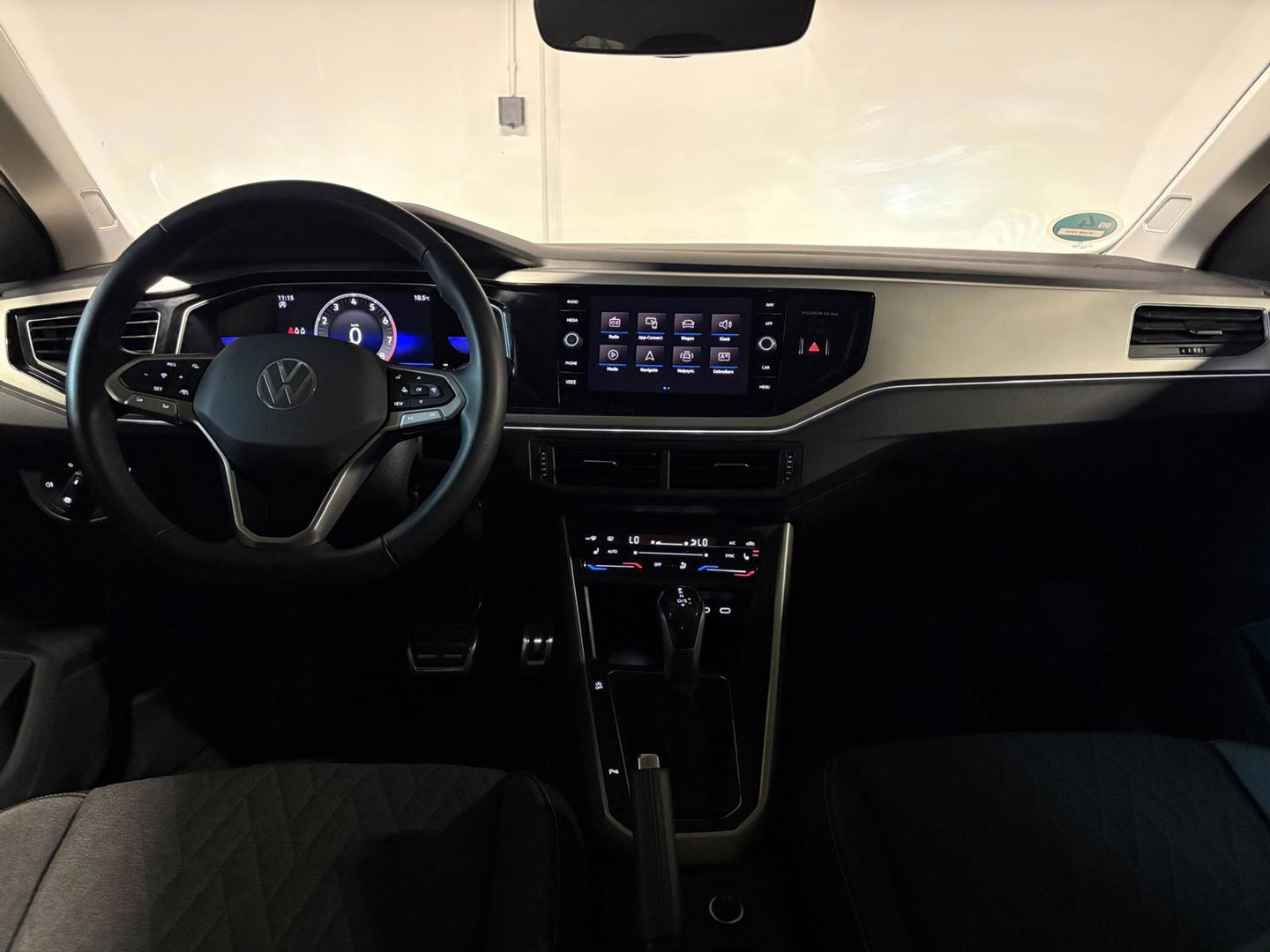 Volkswagen Polo 1.0 TSI Polo ACC PDC CARPLAY