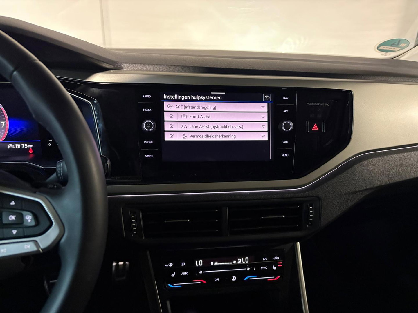 Volkswagen Polo 1.0 TSI Polo ACC PDC CARPLAY