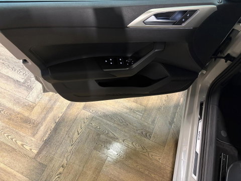 Volkswagen Polo 1.0 TSI Polo ACC PDC CARPLAY