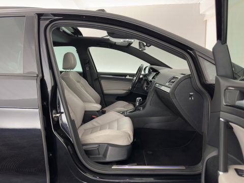 Volkswagen Golf 1.4 TSI GTE Aut. *PANO | LEATHER | FULL-LED | SPORT-SEATS | CAMERA | DAB+ | NAVI-FULLMAP | PRIVACY-GLASS | SHIFT-PADDLES | ECC | PDC | CRUISE | 17''ALU*