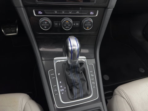 Volkswagen Golf 1.4 TSI GTE Aut. *PANO | LEATHER | FULL-LED | SPORT-SEATS | CAMERA | DAB+ | NAVI-FULLMAP | PRIVACY-GLASS | SHIFT-PADDLES | ECC | PDC | CRUISE | 17''ALU*