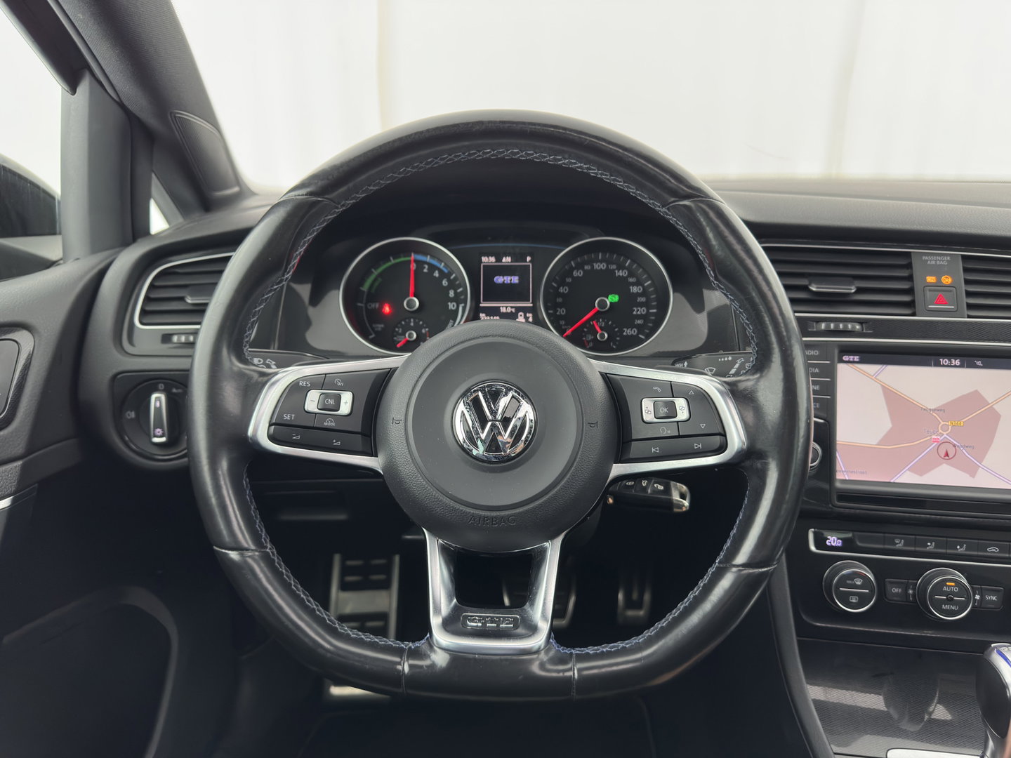 Volkswagen Golf 1.4 TSI GTE Aut. *PANO | LEATHER | FULL-LED | SPORT-SEATS | CAMERA | DAB+ | NAVI-FULLMAP | PRIVACY-GLASS | SHIFT-PADDLES | ECC | PDC | CRUISE | 17''ALU*