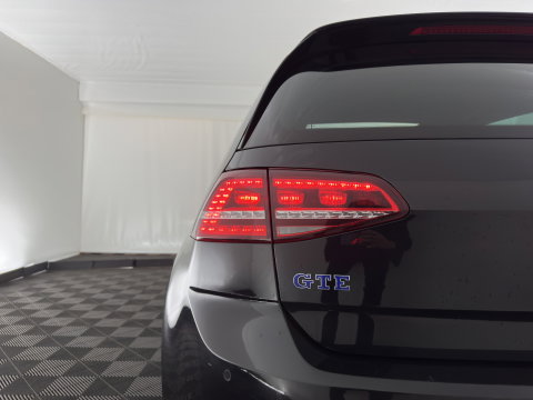Volkswagen Golf 1.4 TSI GTE Aut. *PANO | LEATHER | FULL-LED | SPORT-SEATS | CAMERA | DAB+ | NAVI-FULLMAP | PRIVACY-GLASS | SHIFT-PADDLES | ECC | PDC | CRUISE | 17''ALU*