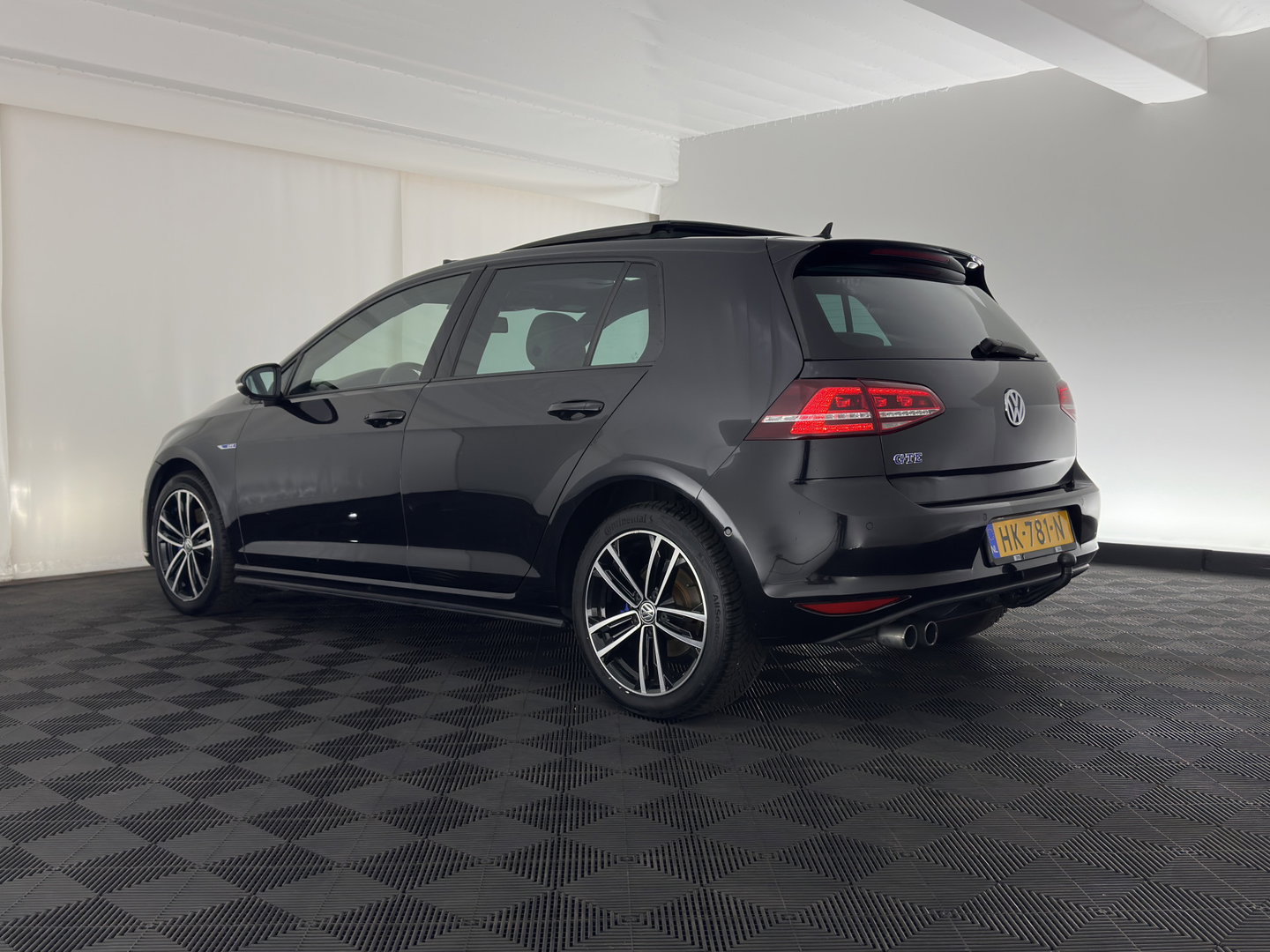 Volkswagen Golf 1.4 TSI GTE Aut. *PANO | LEATHER | FULL-LED | SPORT-SEATS | CAMERA | DAB+ | NAVI-FULLMAP | PRIVACY-GLASS | SHIFT-PADDLES | ECC | PDC | CRUISE | 17''ALU*