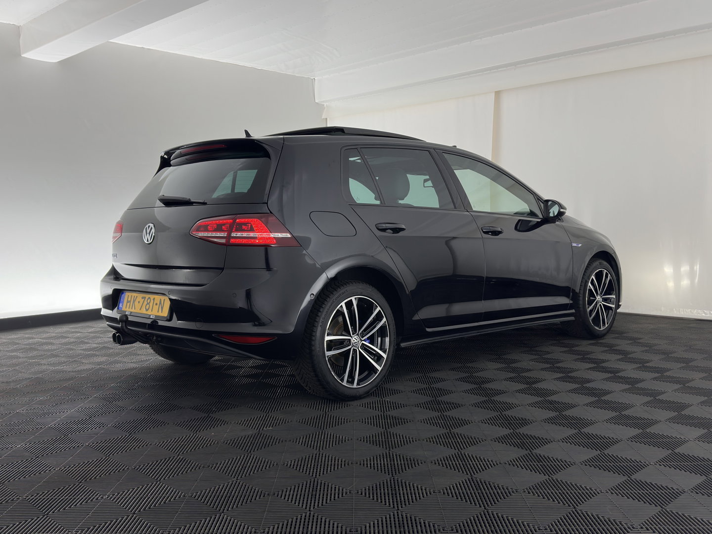 Volkswagen Golf 1.4 TSI GTE Aut. *PANO | LEATHER | FULL-LED | SPORT-SEATS | CAMERA | DAB+ | NAVI-FULLMAP | PRIVACY-GLASS | SHIFT-PADDLES | ECC | PDC | CRUISE | 17''ALU*