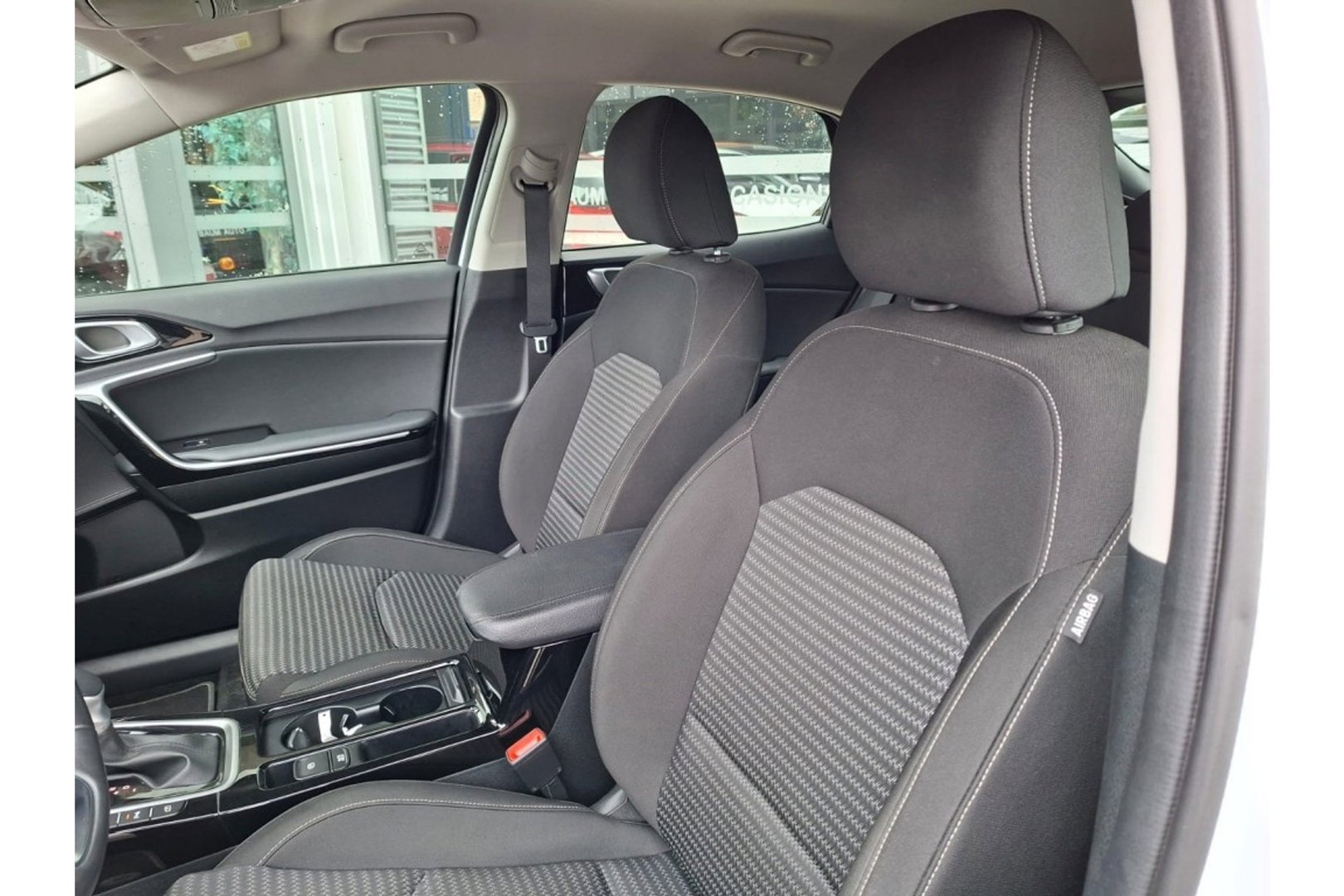 Kia Xceed 1.6 GDI PHEV DYNLINE AIRCO LMV PDC-CAMERA NAVI.