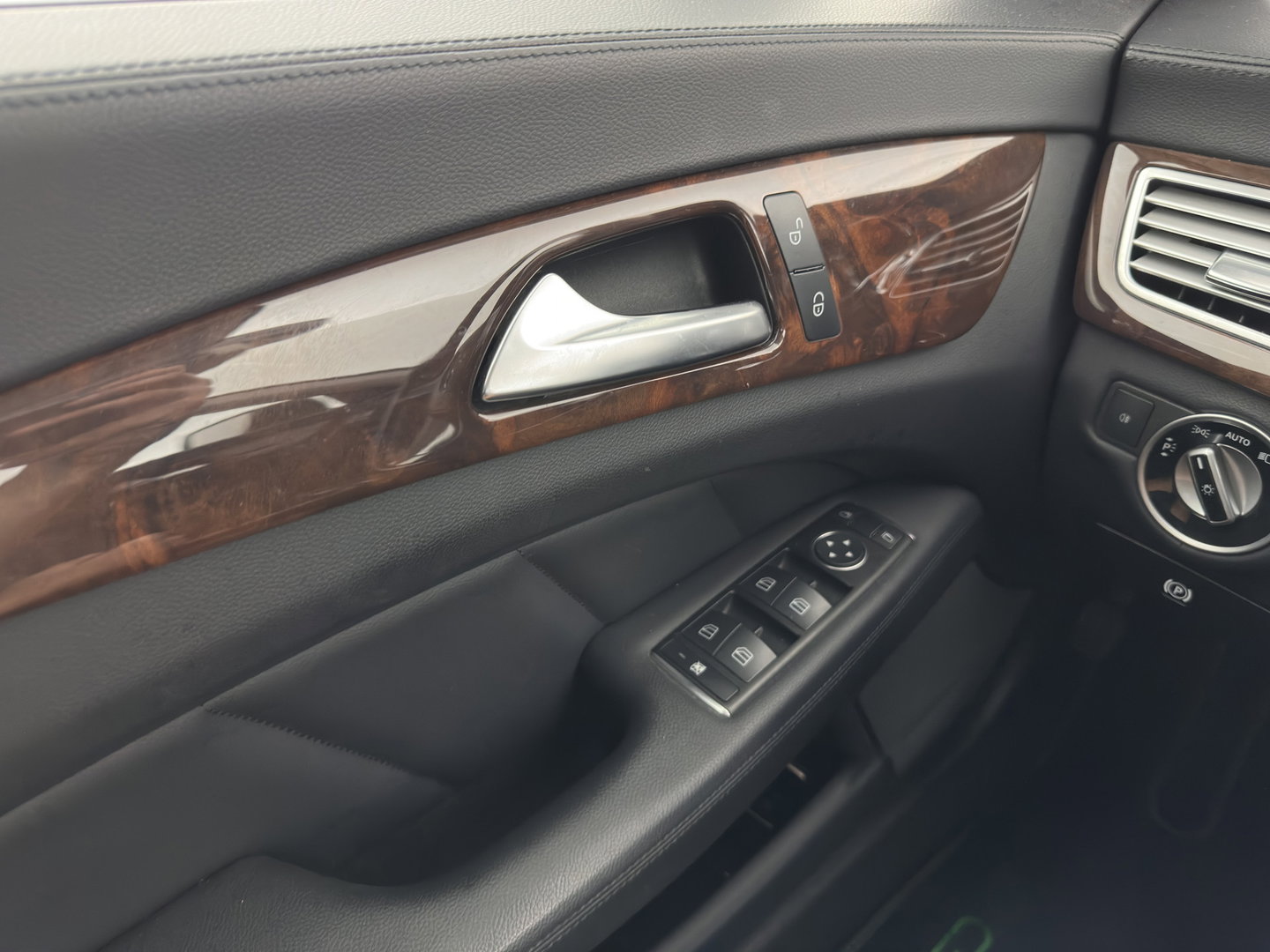 Mercedes-Benz CLS-Klasse 250 CDI Aut. *LEATHER | XENON | NAVI-FULLMAP | COMFORT-SEATS | ECC | PDC | CRUISE | 17''ALU*