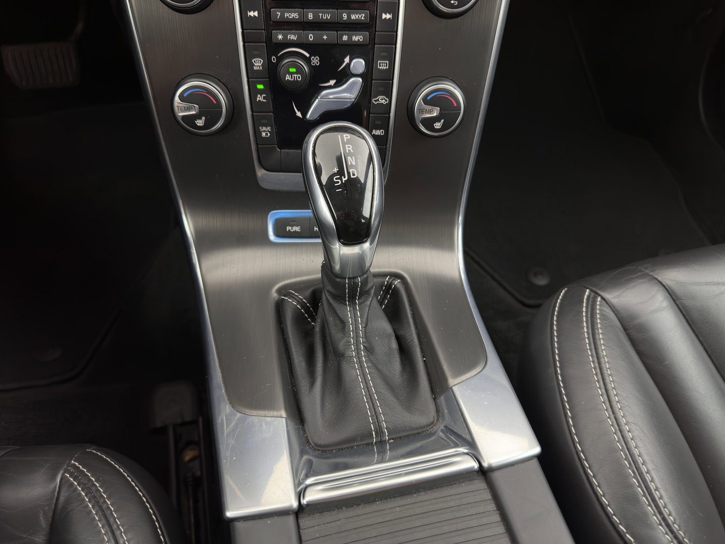 Volvo V60 2.4 D6 AWD Plug-In Hybrid Summum Aut. *LEATHER | XENON | HEATED-COMFORTSEATS | NAVI-FULLMAP | ECC | PDC | CRUISE | 17''ALU | TOWBAR*