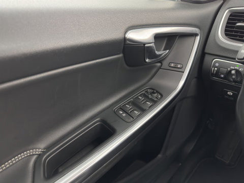 Volvo V60 2.4 D6 AWD Plug-In Hybrid Summum Aut. *LEATHER | XENON | HEATED-COMFORTSEATS | NAVI-FULLMAP | ECC | PDC | CRUISE | 17''ALU | TOWBAR*