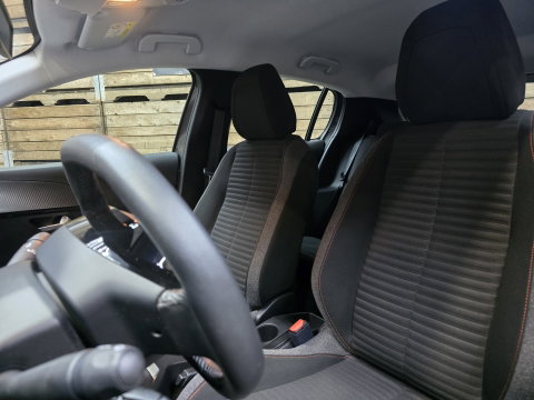 Peugeot 208 1.2 PureTech Active Pack Carplay Cruise Airconditioning LM