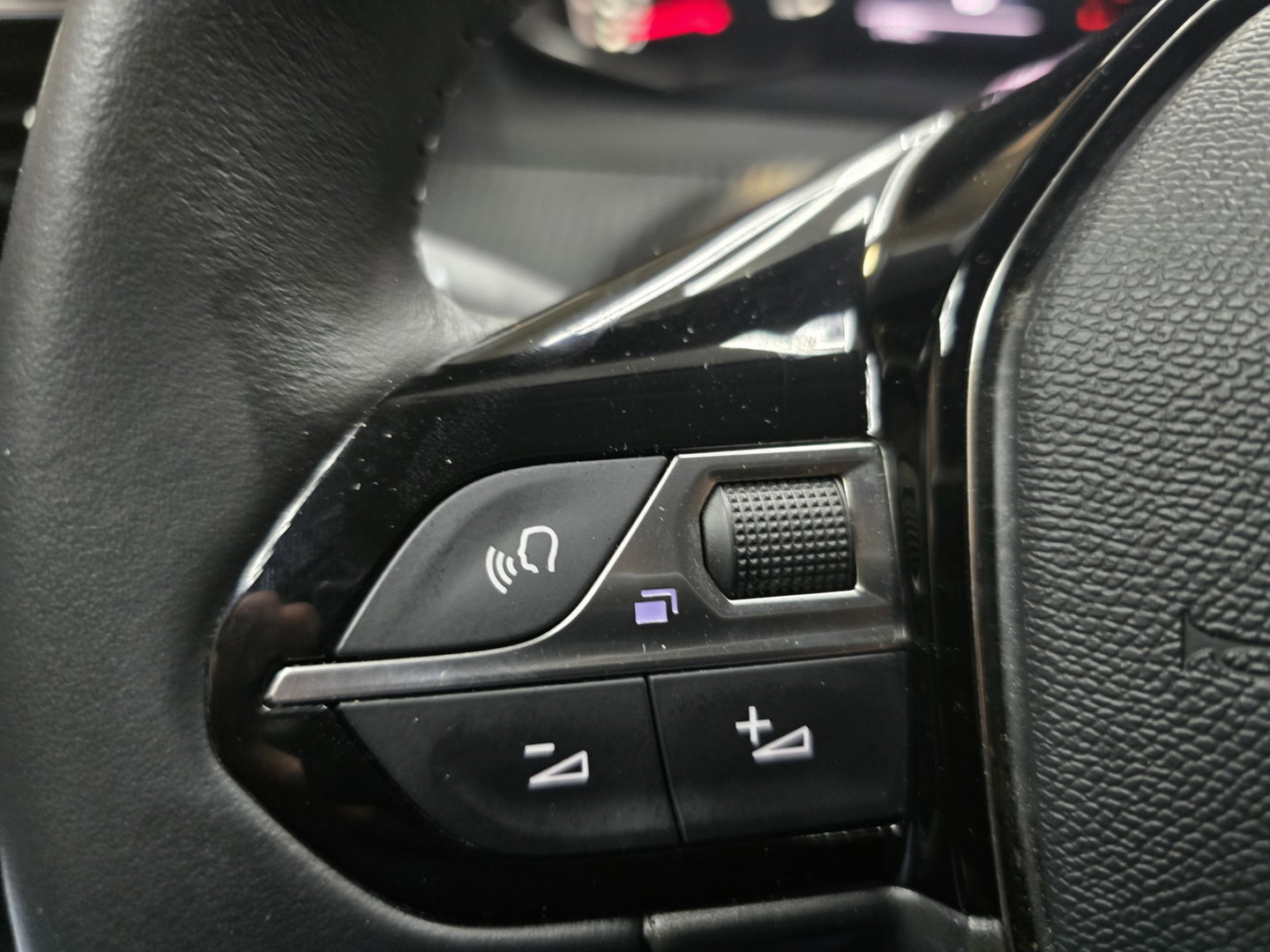 Peugeot 208 1.2 PureTech Active Pack Carplay Cruise Airconditioning LM