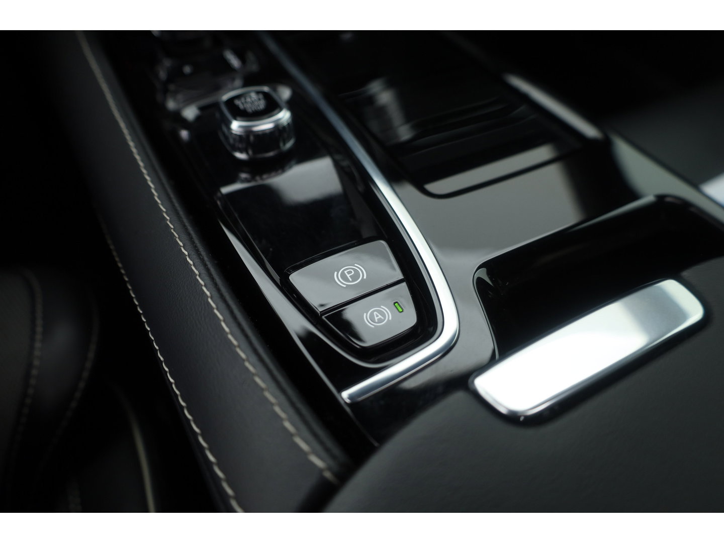 Volvo V60 2.0 T8 Plug-in hybrid AWD Polestar Engineered | SOH 99% | Öhlins | Elek. Trekhaak | Pano | Harman Kardon | HUD | Stoel-Stuurverw. |