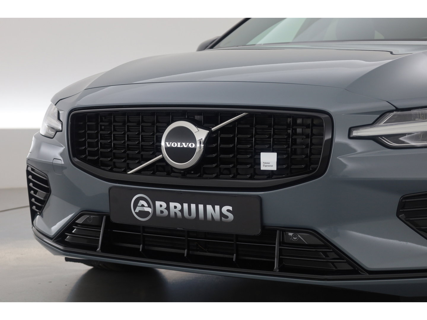 Volvo V60 2.0 T8 Plug-in hybrid AWD Polestar Engineered | SOH 99% | Öhlins | Elek. Trekhaak | Pano | Harman Kardon | HUD | Stoel-Stuurverw. |